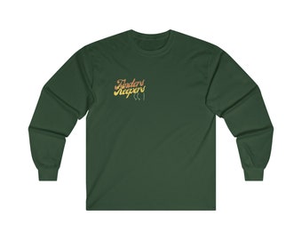 The Cheeky St.Patricks Day long sleeve crew neck long sleeve t-shirt. Looking for the bottom at the end of the rainbow long sleeve t-shirt.