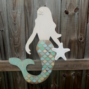 Zeemeermin. Houten zeemeermin, wanddecoratie, grote zeemeermin 26&quot; hoog, zeester, rustieke zeemeermin