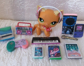 Littlest Pet Shop LPS  Lot of 11 Custom Accessories iPad Computer Cellphone Gameboy Radio