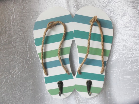 How to Make Flip Flop Wall Hooks: Easy DIY Beachy Decor Ideas