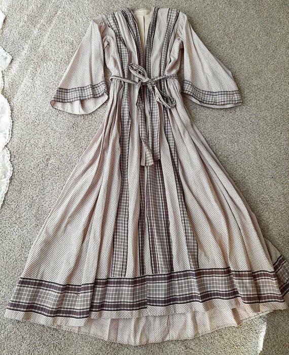 Rare Antique Victorian 1860s Early Calico Wrapper