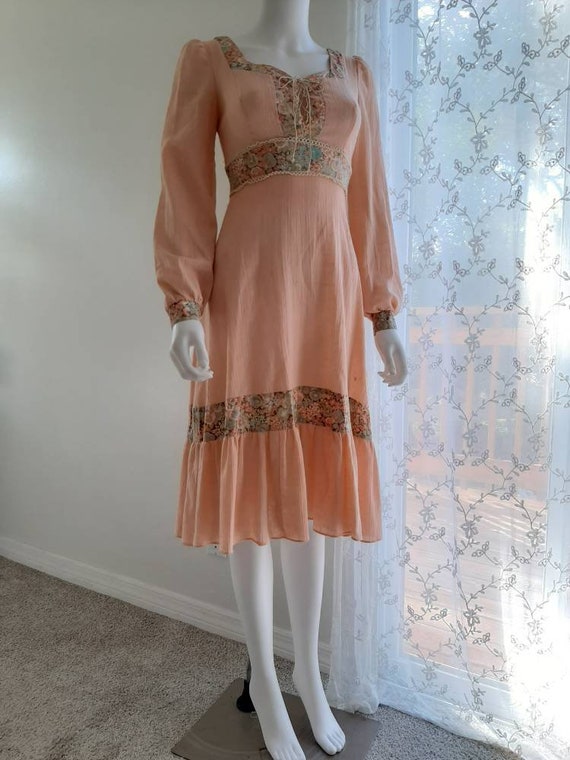 Vintage 1970s Peach Cheesecloth Cotton Prairie Cot