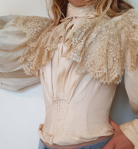 Antique Victorian 1890s Silk Lace Mutton Sleeve We