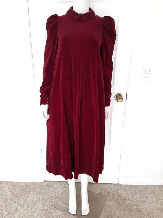 Vintage 1970s Made in Carno Burgundy Velvet Smock