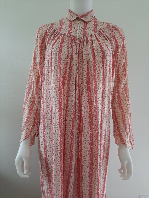 Antique Victorian 1900 Rosehip Pink Prairie Farmho