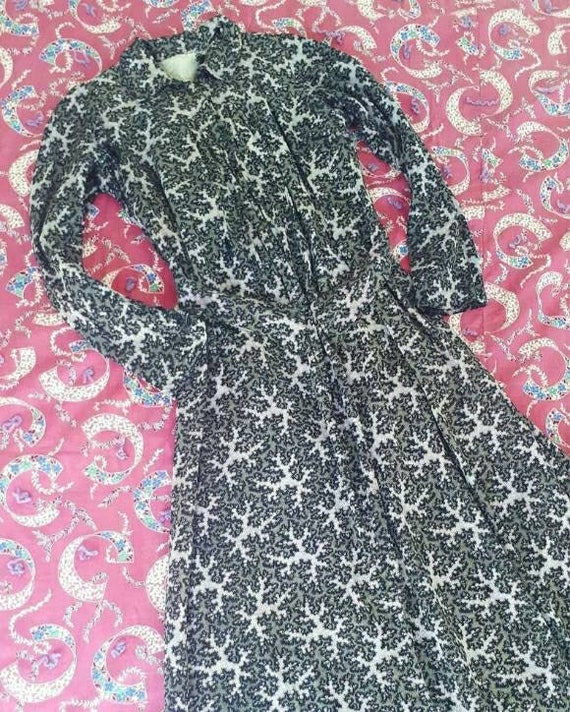 Antique 1900 Victorian Calico Wrapper Dress
