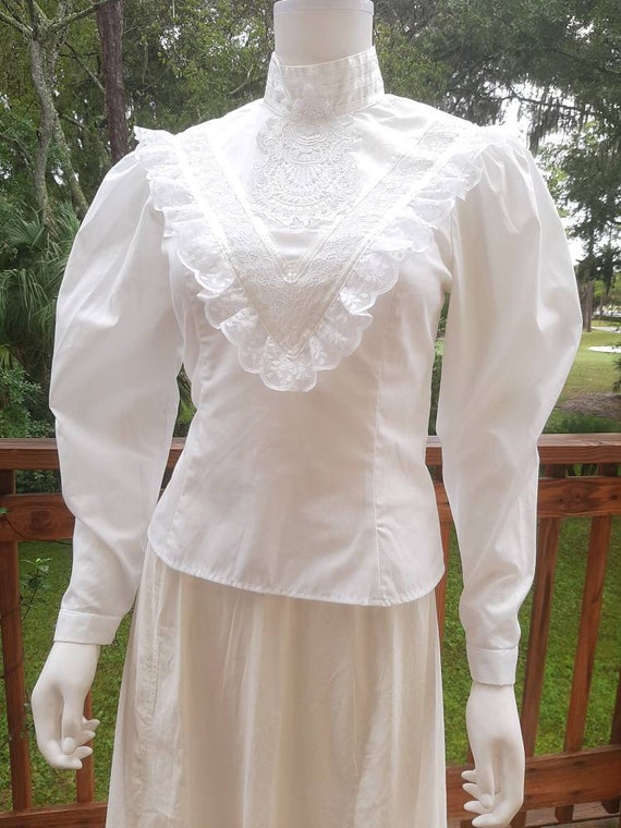 Vintage Antique Gunnies Victorian White Lace Mutto
