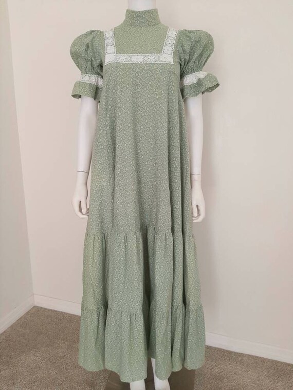 Vintage 1970s Laura Ashley Printers & Dyers Sage G