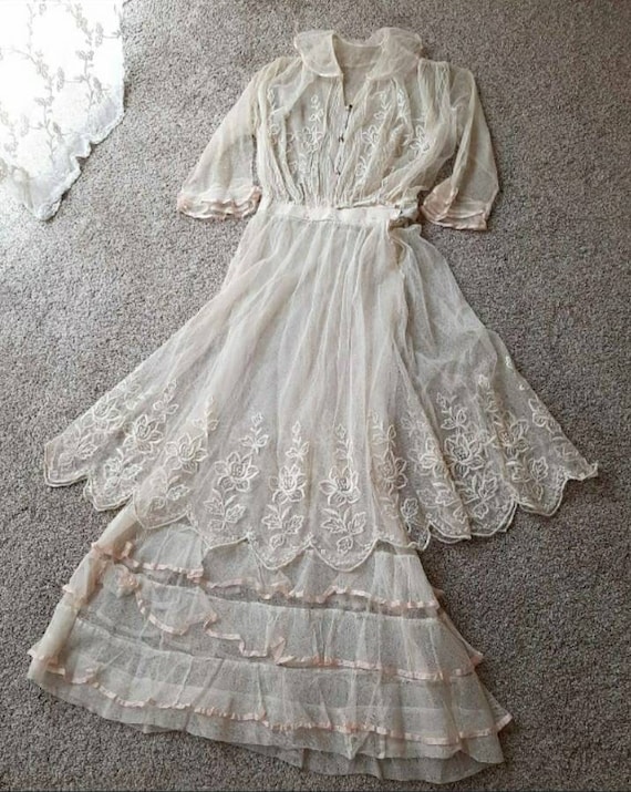 Antique Romantic Edwardian 1910 Embroidered Tulle