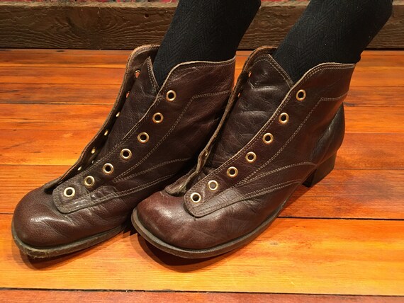 Womans Vintage Italian Leather Shoes - image 2