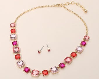 Halskette aus rosa Kristall