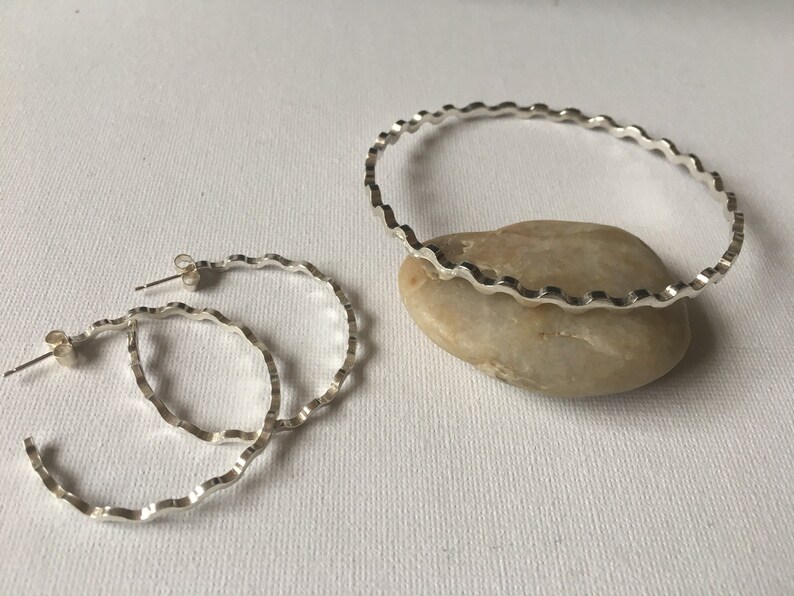 Wavy Hoop earrings
