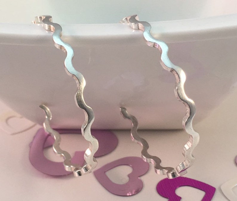 Wavy Hoop earrings