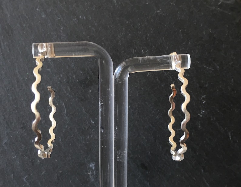 Wavy Hoop earrings