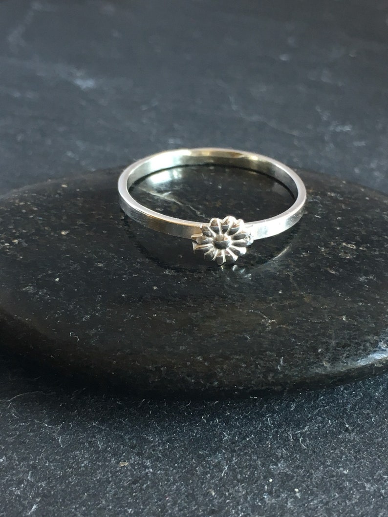 Dainty Silver Flower Ring
