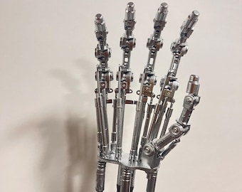 Terminator T800 Endoskull: Life-size Light-up T-800 Endoskeleton