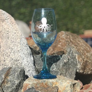 Beach Theme Wine Glasses; Sea Creatures; Beachy; Summer Wine Glasses