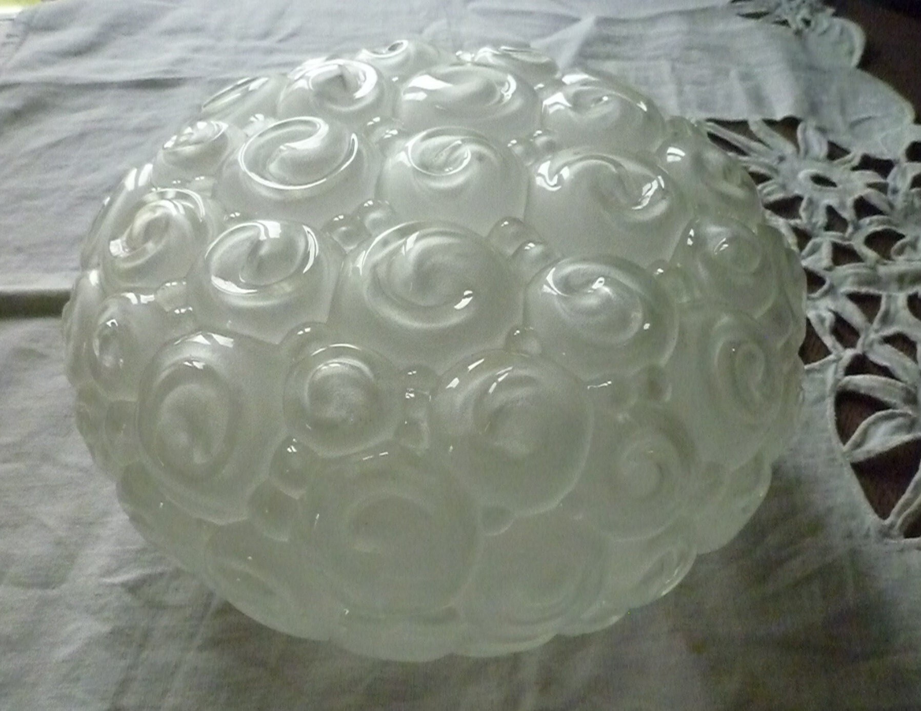 Globe Luminaire designer