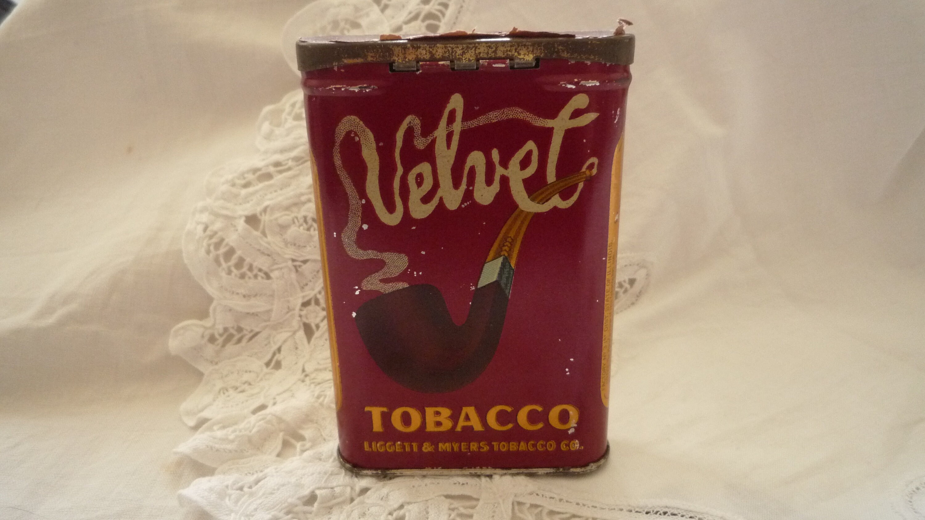 Ancienne Boîte Métallique de Tabac Velvet Tobacco Usa 1940 - Old Tobacco Tin Usa