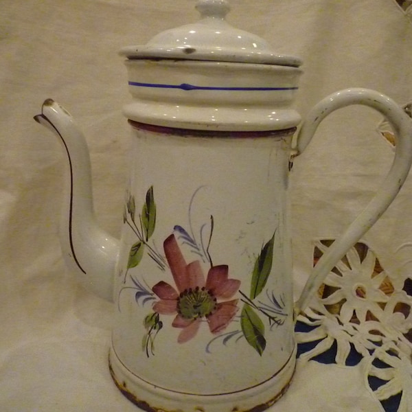 Ancienne cafetière émaillée décor floral - Antique enamelled coffee pot with flower decoration