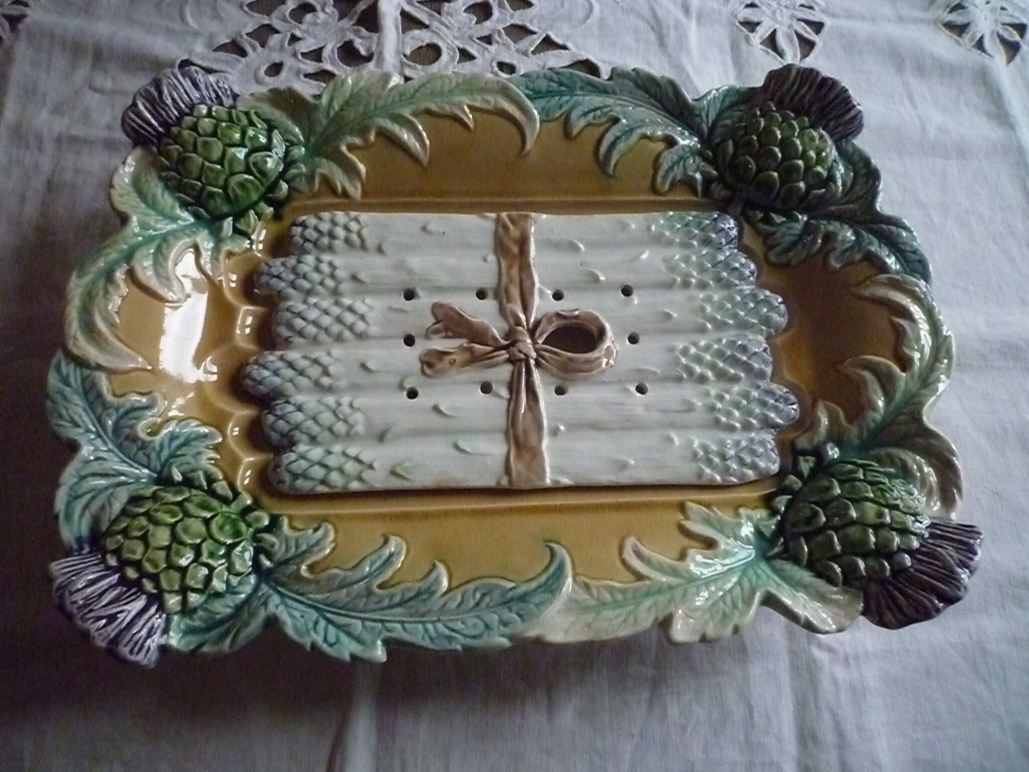 Plat à Asperges en Barbotine Début Xxe - Asparagus Dish in Early Xxth Century