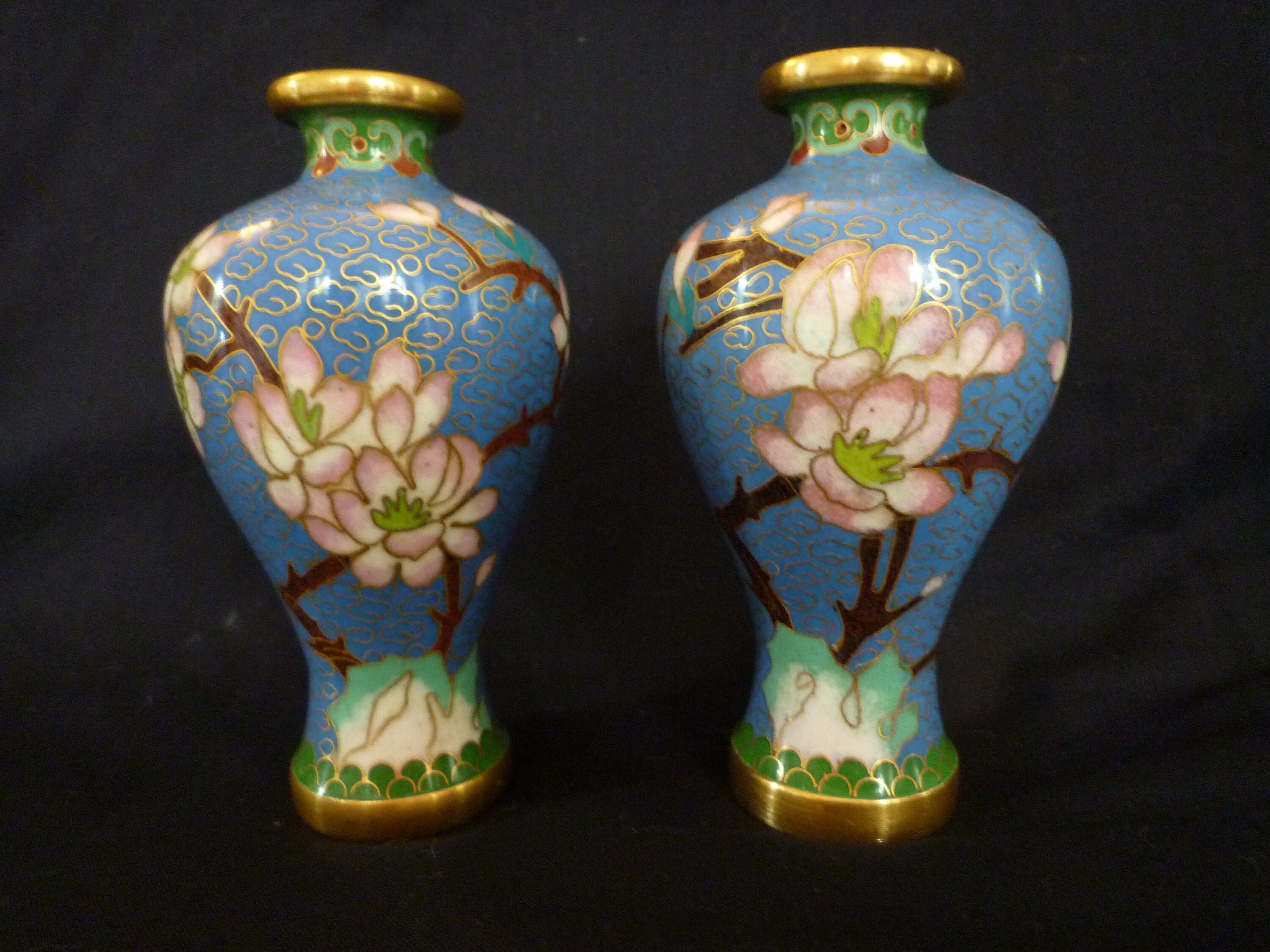 Paire de Vase Miniatures Asiatique en Émaux Cloisonné Décor Floral - Pair Of Miniature Asian Vases i