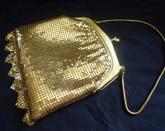 Petit sac soirée vintage années 1970 maille paillettes couleur or - small evening bag vintage 1970s gold color