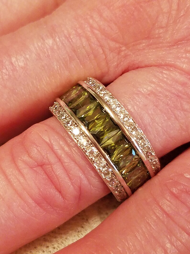 8 Size 5 ct Eternity Band Peridot /& White Topaz Baguette Cut and Round Cut Gemstone Sterling Silver Filled