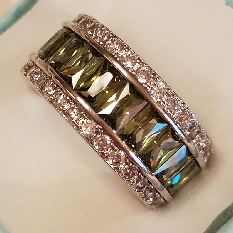 8 Size 5 ct Eternity Band Peridot /& White Topaz Baguette Cut and Round Cut Gemstone Sterling Silver Filled