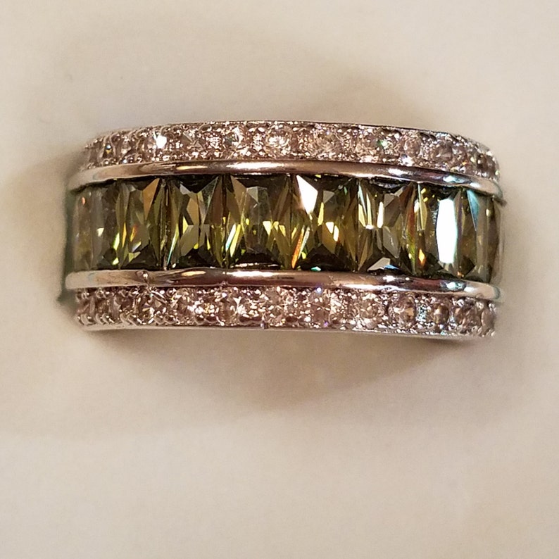 8 Size 5 ct Eternity Band Peridot /& White Topaz Baguette Cut and Round Cut Gemstone Sterling Silver Filled