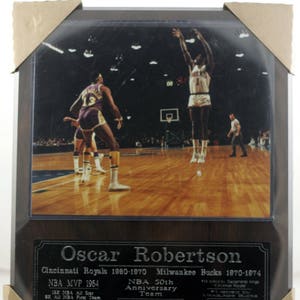 Oscar Robertson Named to NBA's 75th-Anniversary Team - University of  Cincinnati Athletics