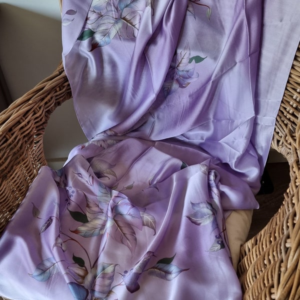 VENTE Satin de soie lilas violet pâle fard à joues pastel avec fleurs 180 cm * 90 cm Cadeau élégant Cadeau de créateur pour elle