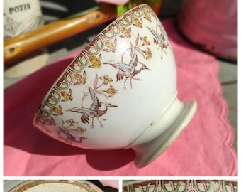 bol à café au lait Français porcelaine opaque de Gien décor d'orchidées et oiseaux - antique bol en céramique -  bol piédouche vers 1920