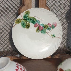 antique barbotine plate from the Salins factory - vintage French wall plaque - majolica decorated with strawberries and foliage circa 1920