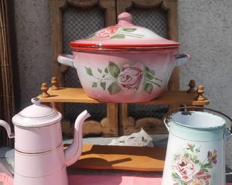 Roze geëmailleerde metalen pot - Japy geëmailleerde steelpan - met rozen versierde braadpan - antieke soeppan - geëmailleerde soepterrine voor de Franse keuken
