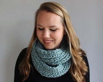 Teal Knitted Infinity Scarf - Chunky Knit Scarf - Warm Wool Scarf - Knitted Scarf - Winter Scarf