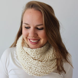 White Knitted Infinity Scarf - Chunky Knit Scarf - Warm Wool Scarf - Knitted Scarf - Winter White Scarf