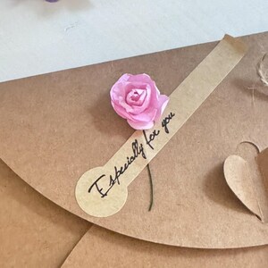 Gründe, warum Ich/Wir dich lieben. Rosenquarz-Kristallherzoption. Personalisieren Sie mit Ihren eigenen Worten und Foto.