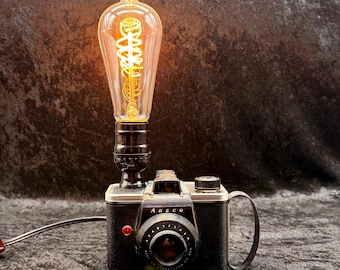 Vintage 1953 Ansco Ready Flash with  Included Bulb