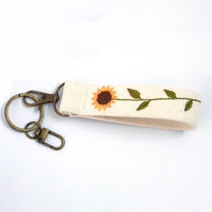 Porte-clés personnalisé tournesol, nom personnalisé porte-clés, porte-clés floral brodé, cadeau enseignant image 5