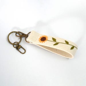 Porte-clés personnalisé tournesol, nom personnalisé porte-clés, porte-clés floral brodé, cadeau enseignant image 3