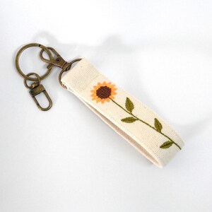 Porte-clés personnalisé tournesol, nom personnalisé porte-clés, porte-clés floral brodé, cadeau enseignant image 7