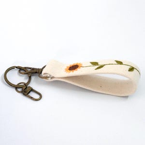 Porte-clés personnalisé tournesol, nom personnalisé porte-clés, porte-clés floral brodé, cadeau enseignant image 6