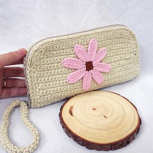 Handmade Crochet Clutch Wallet for Women with Flower Design – Cotton Yarn, Lined, Zipper Closure, Wrist Strap, Custom Colors