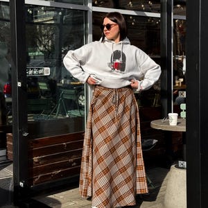 Long Plaid Maxi Skirt – Elegant Beige & Brown Checkered Skirt with Pockets