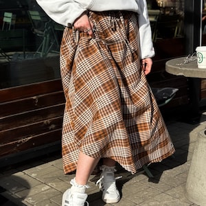 Long Plaid Maxi Skirt – Elegant Beige & Brown Checkered Skirt with Pockets