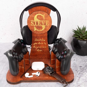 Custom Valentines Gift Gamer Boyfriend, Wood Controller Stand, Gamer Room Decor, Headphone Gaming Holder Stand, Cool Gamer Gift Husband Men