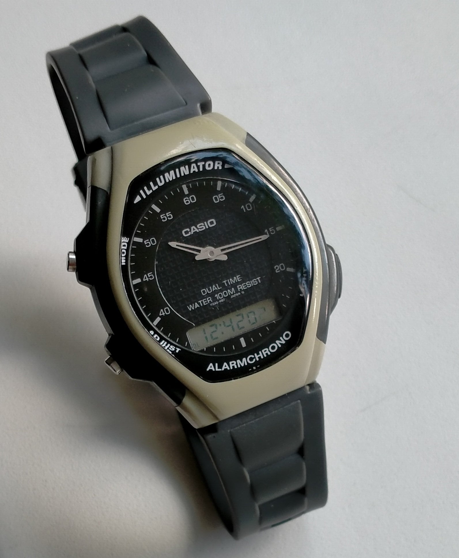 Casio AQ 140W Illuminator Alarm Chronograph. Vintage Original Digital Ana Digi Watch. 1990s