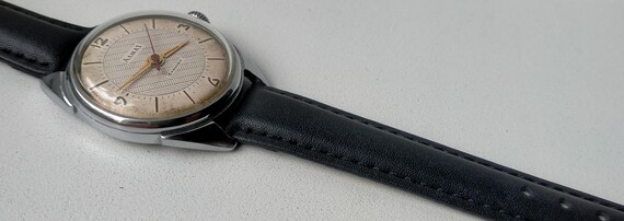 Almaz Vostok 2809B. Model 465CHN. Vintage Original Soviet Mechanical Watch. 1960s View 3