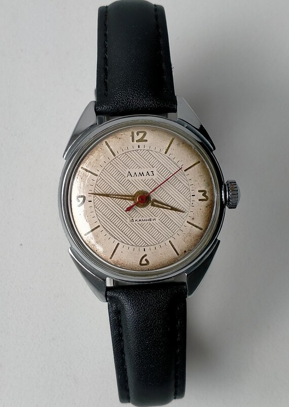Almaz Vostok 2809B. Model 465CHN. Vintage Original Soviet Mechanical Watch. 1960s View 2